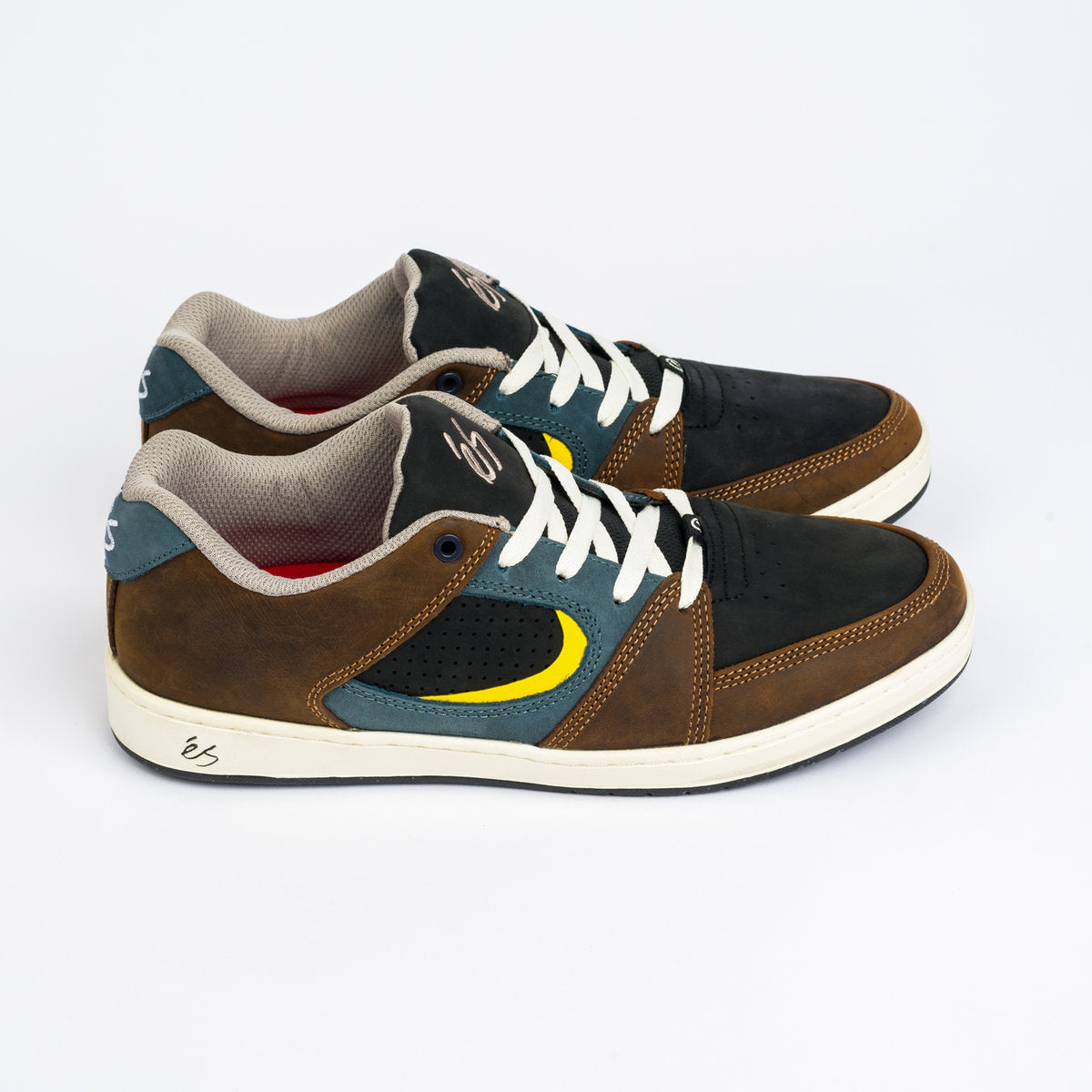 eŚ Accel Slim Shoes