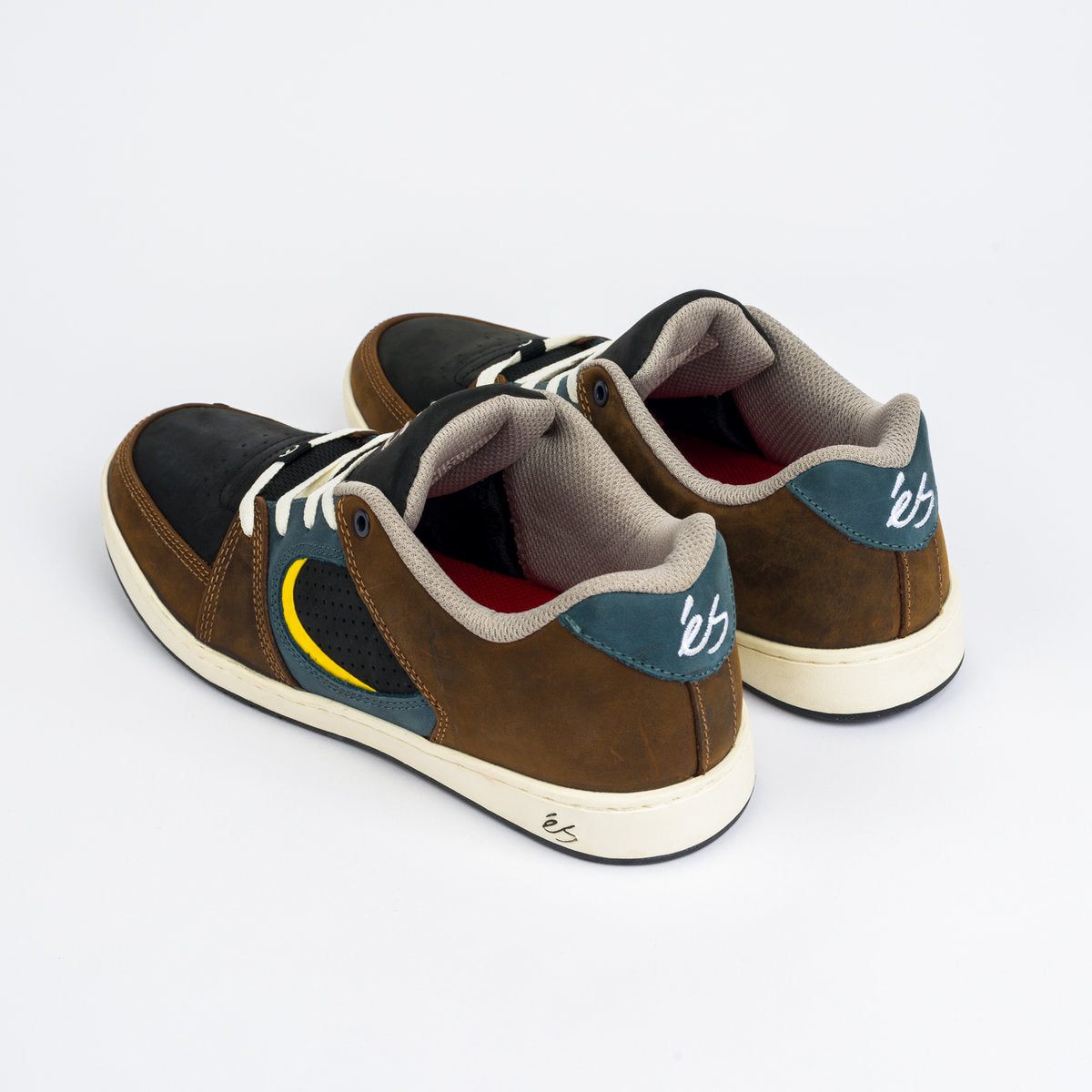 eŚ Accel Slim Shoes